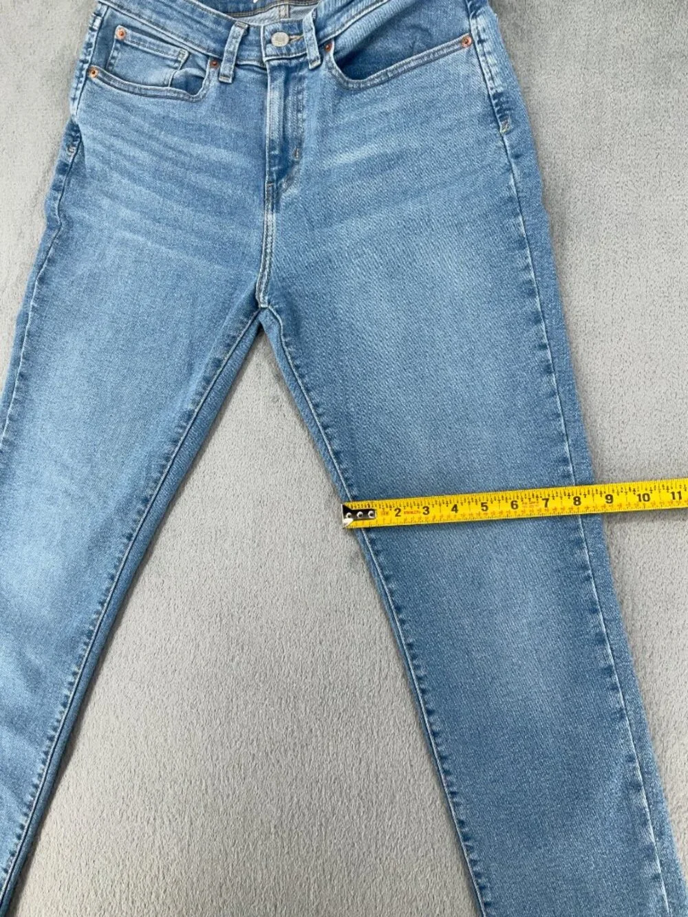 Signature Levi Strauss Boyfriend Jeans Women’s 10 W30 Light Wash